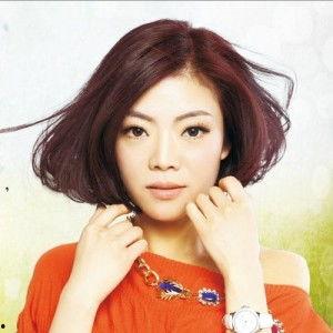 女歌手夏兰丝袜,演绎时尚与魅力的音乐精灵