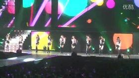 日本catwalk,猫步轻摇，潮流风向标