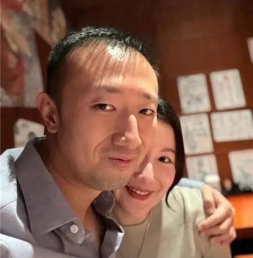 赵若虹老公图片,揭秘明星背后的温馨瞬间